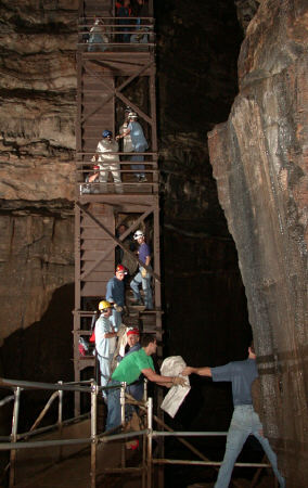 Moving_bags_up_Mammoth_Dome_Tower._August_8_2002_RAO